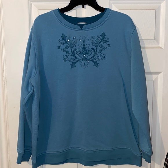 3/$30 Northern Reflections Sweater - Picture 2 of 5